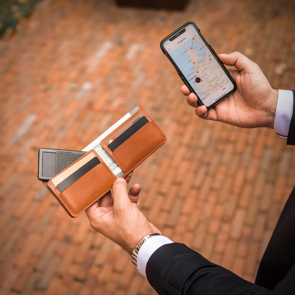 Bifold Wallet - Brown Smart Slim Bifold Wallet for Men Magnetic Cardholder Trackable Card Holder Premium Leather Wallet RFID Blocking