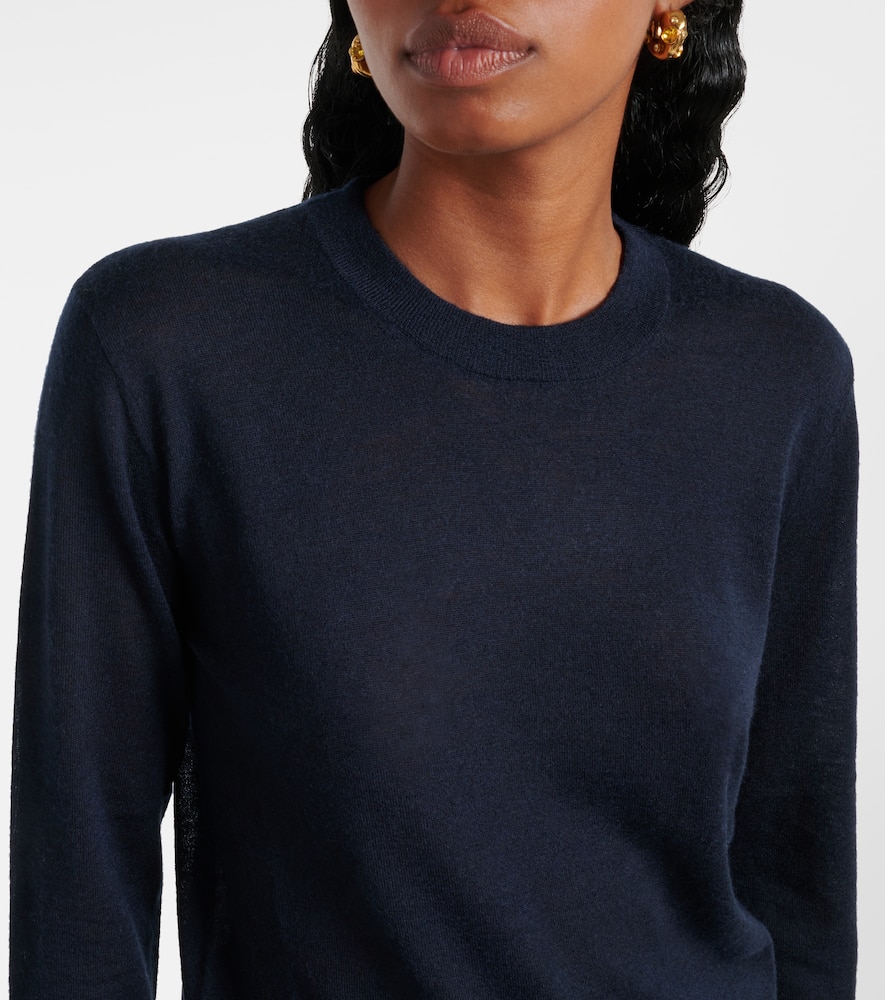 Cashmere sweater