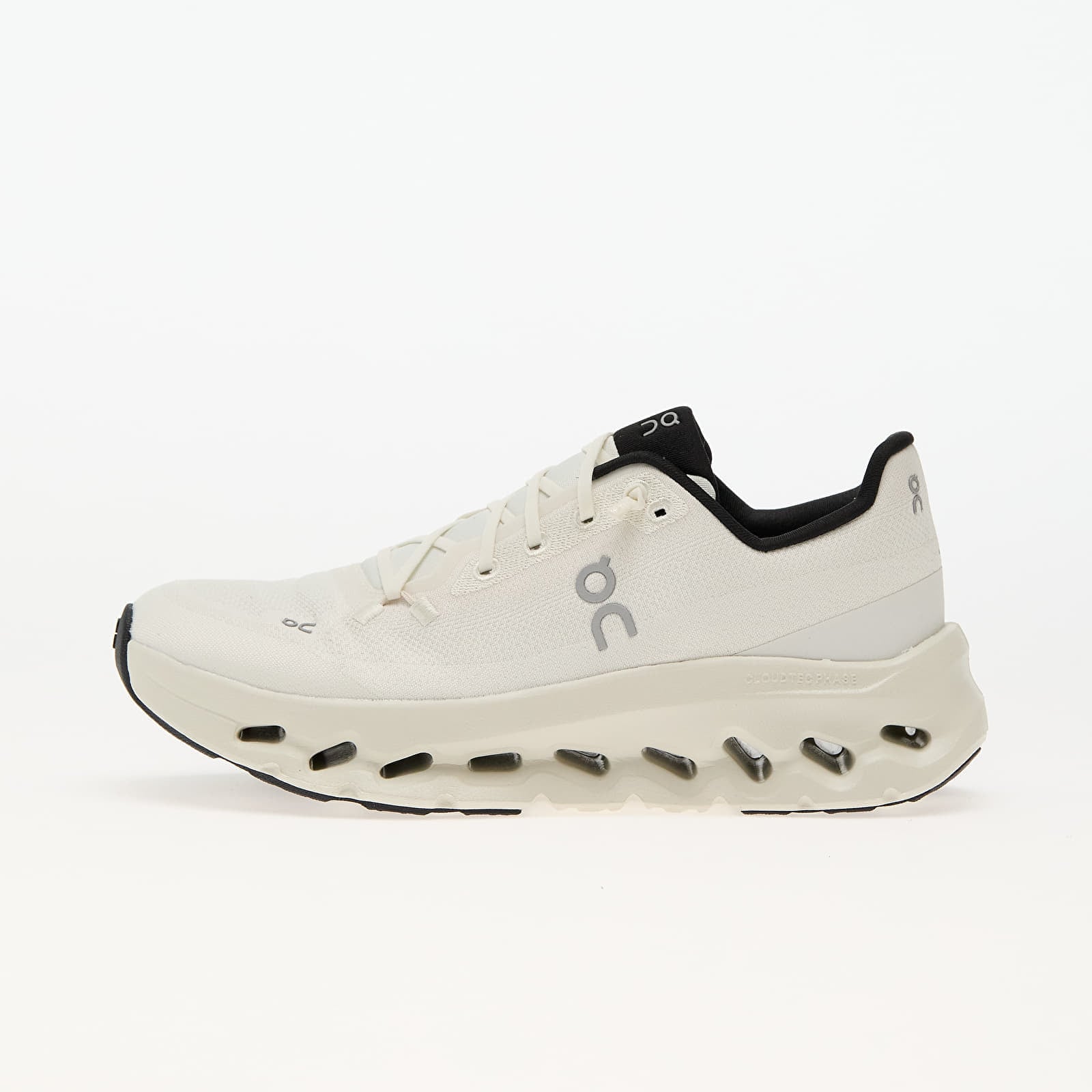 ON Women's Cloudtilt Sneaker in Pearl/Ice