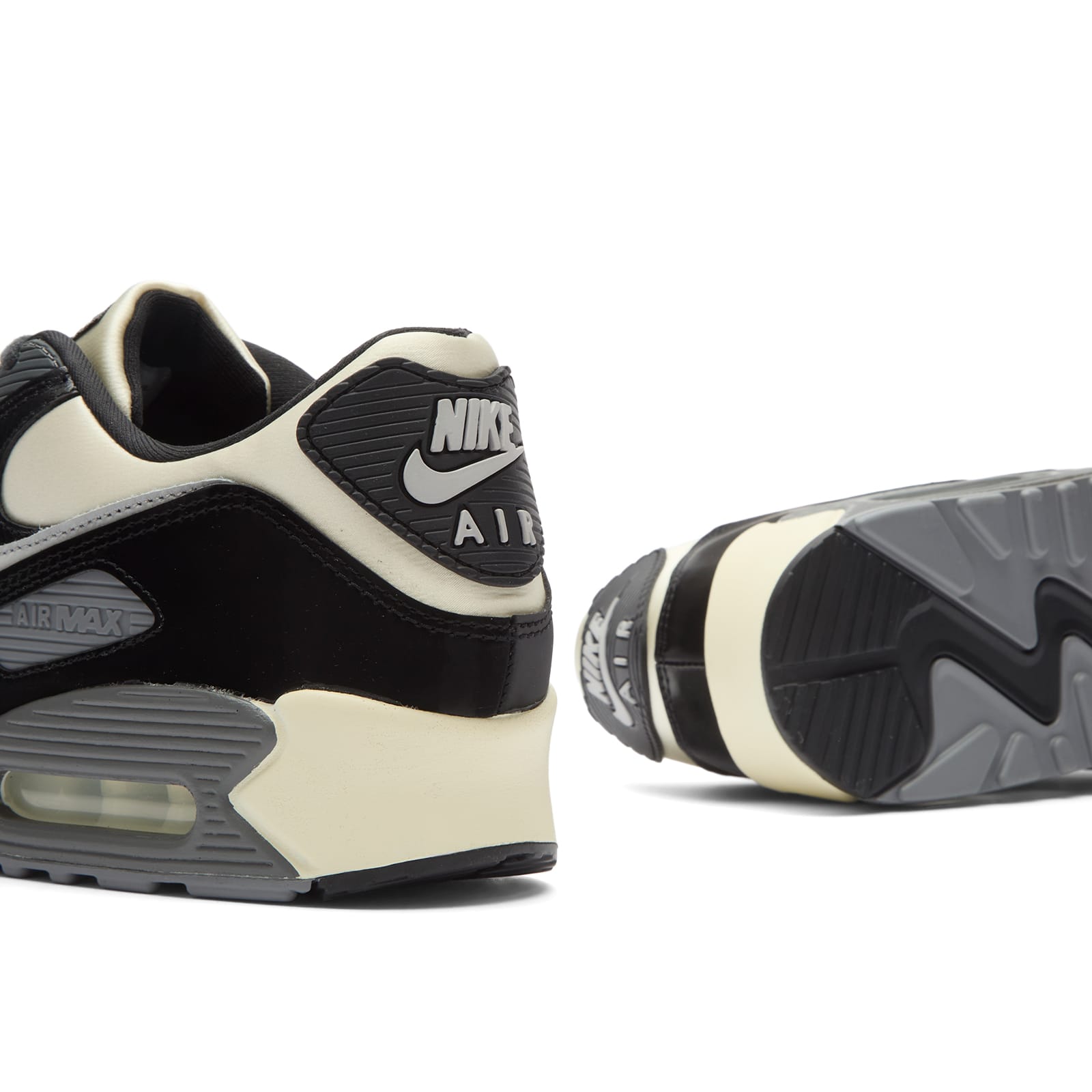 Air Max 90 QS Sneaker in Sail/Lightt Smoke Grey/Black/Coconut Milk