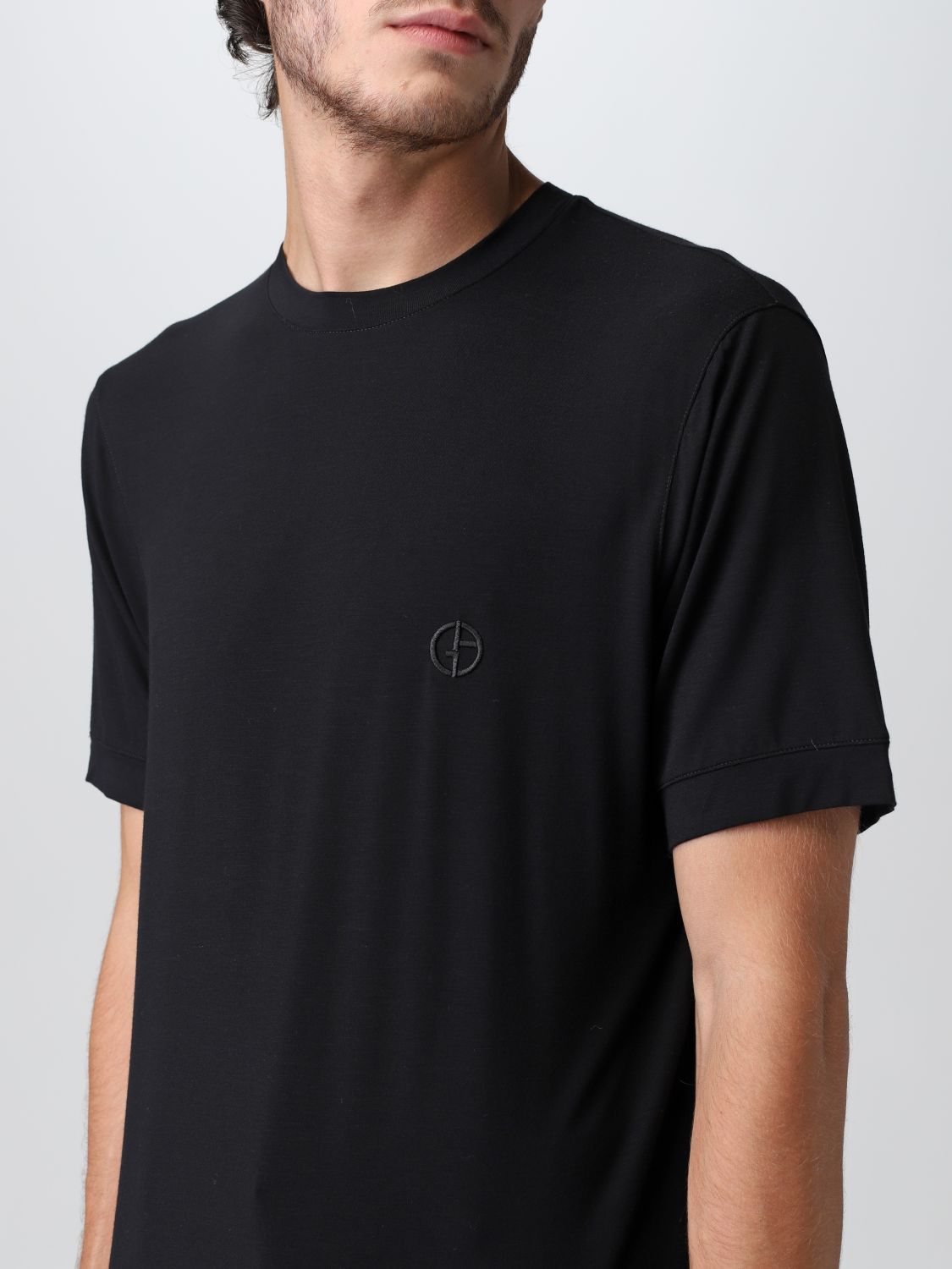 Basic t-shirt with mini logo