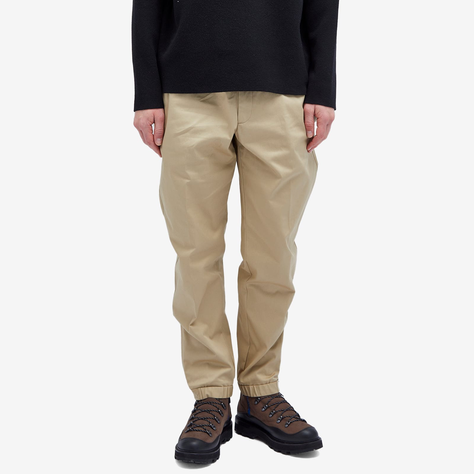 Men's Gabardine Tapered Trouser in Beige