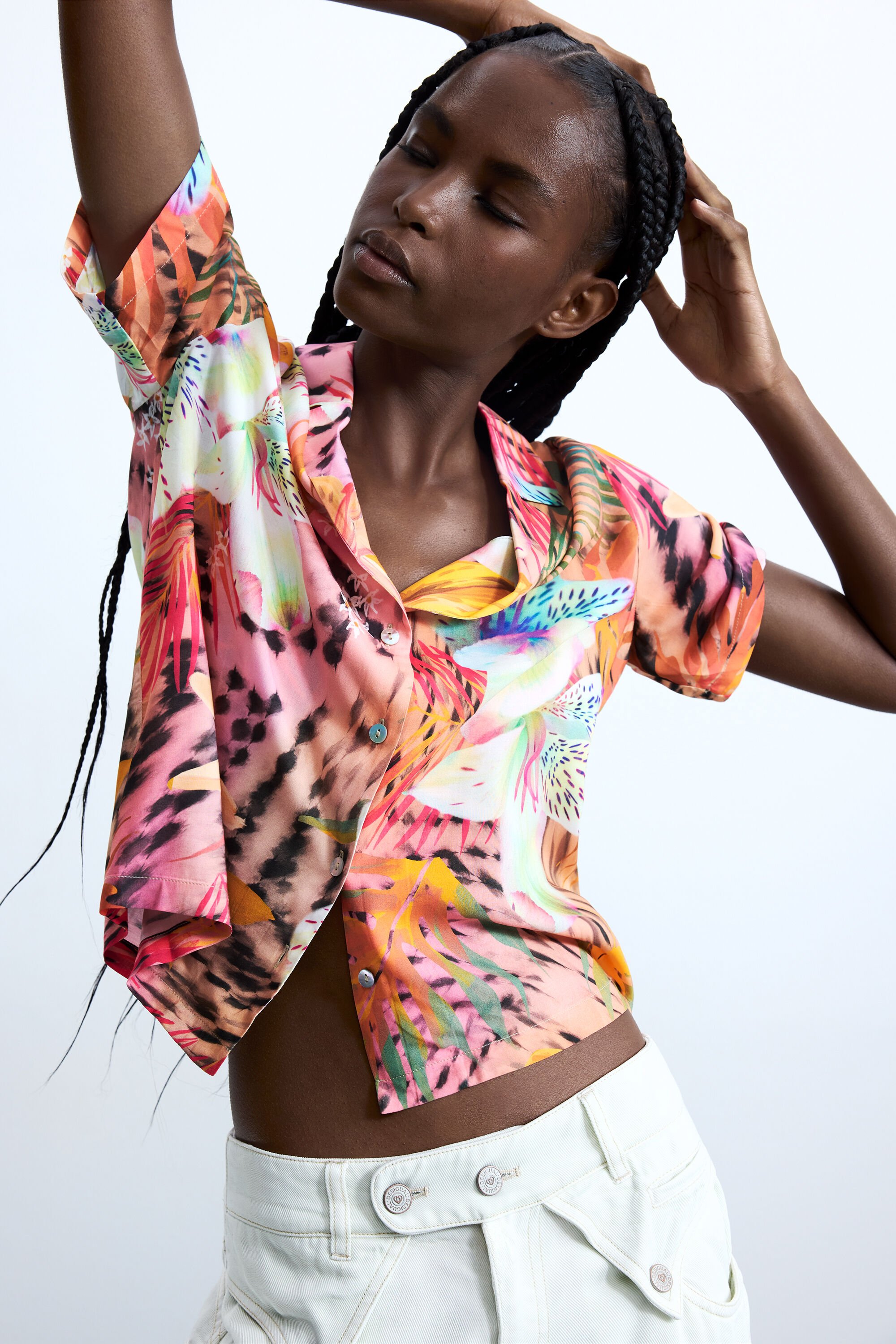 Short-sleeve tropical shirt