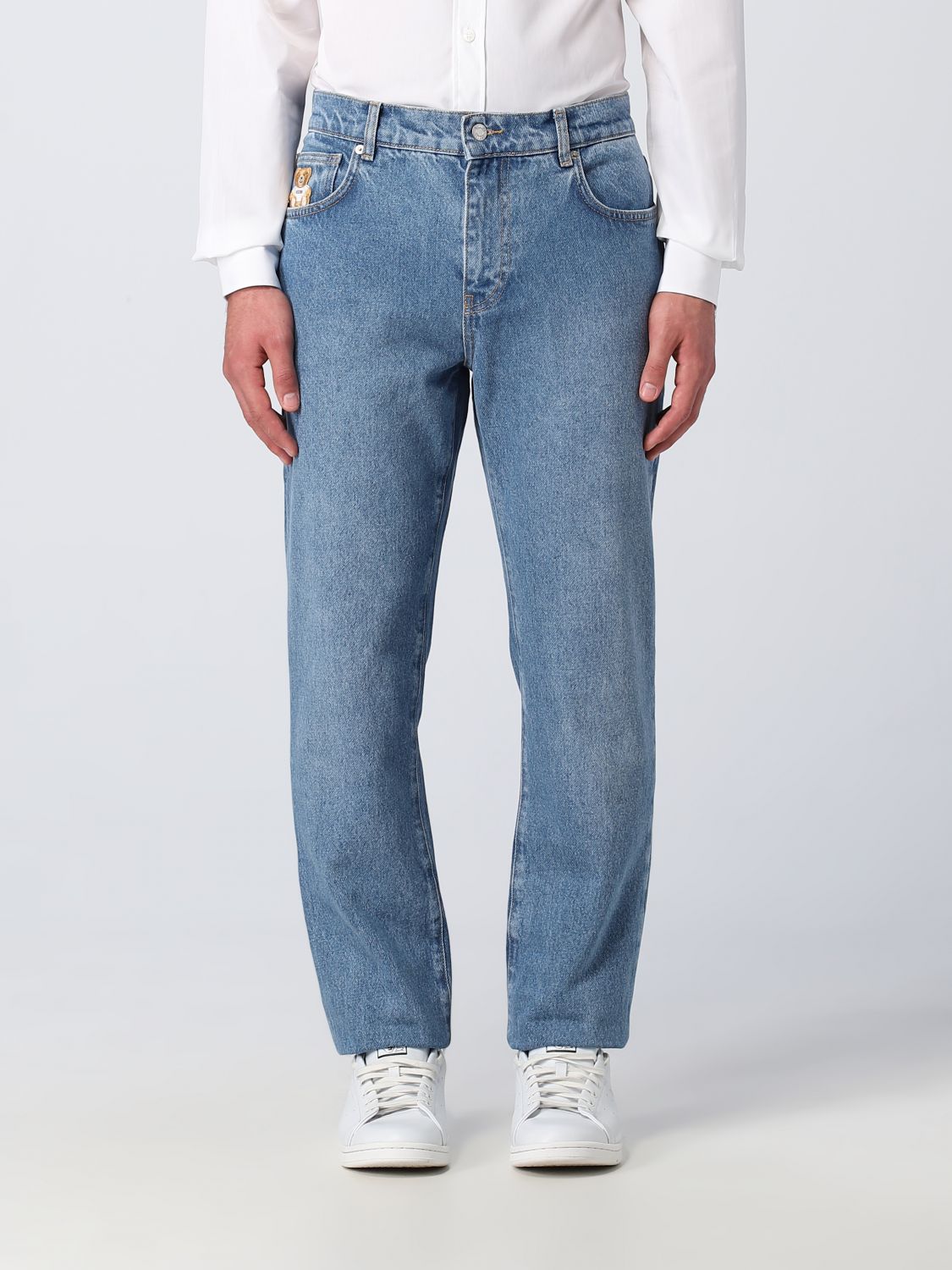 Jeans in denim