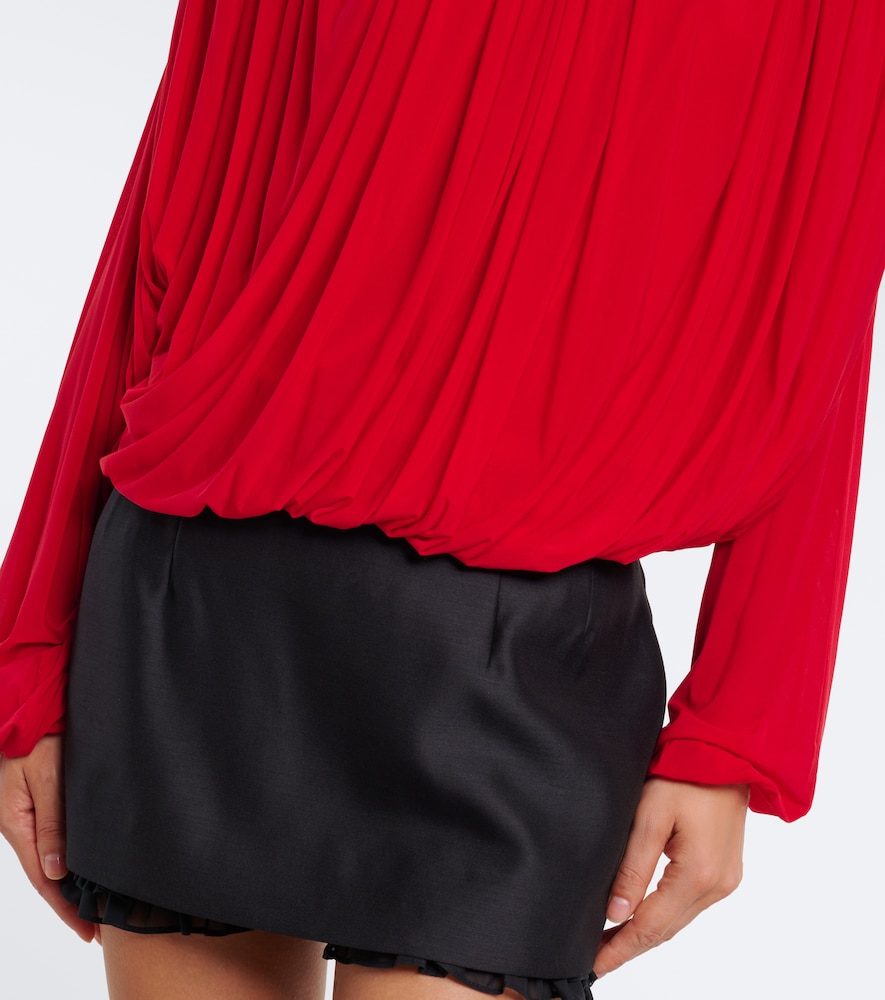 Gathered top