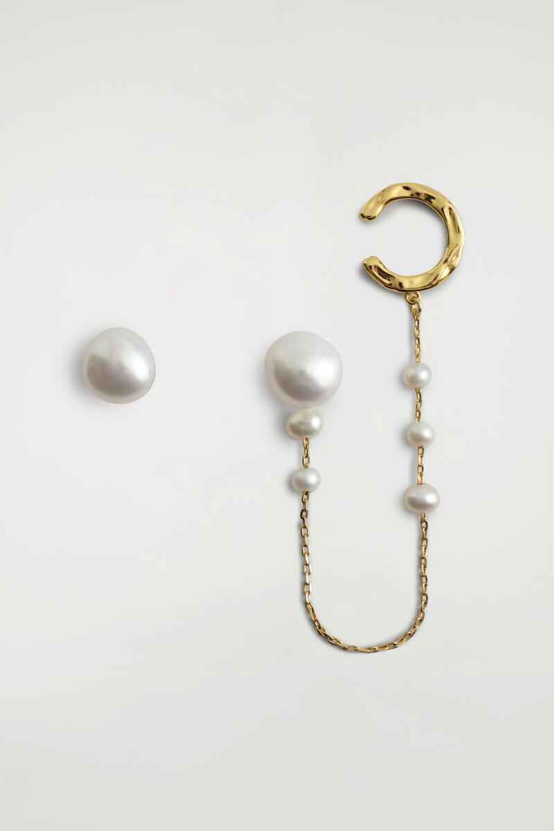 코스 여성 Asymmetric Freshwater Pearl Chain Cuff Earrings 1363949001001