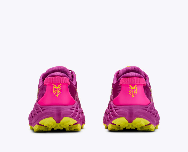 HOKA Speedgoat 7 Shoes in Fuchsia/Fuchsia