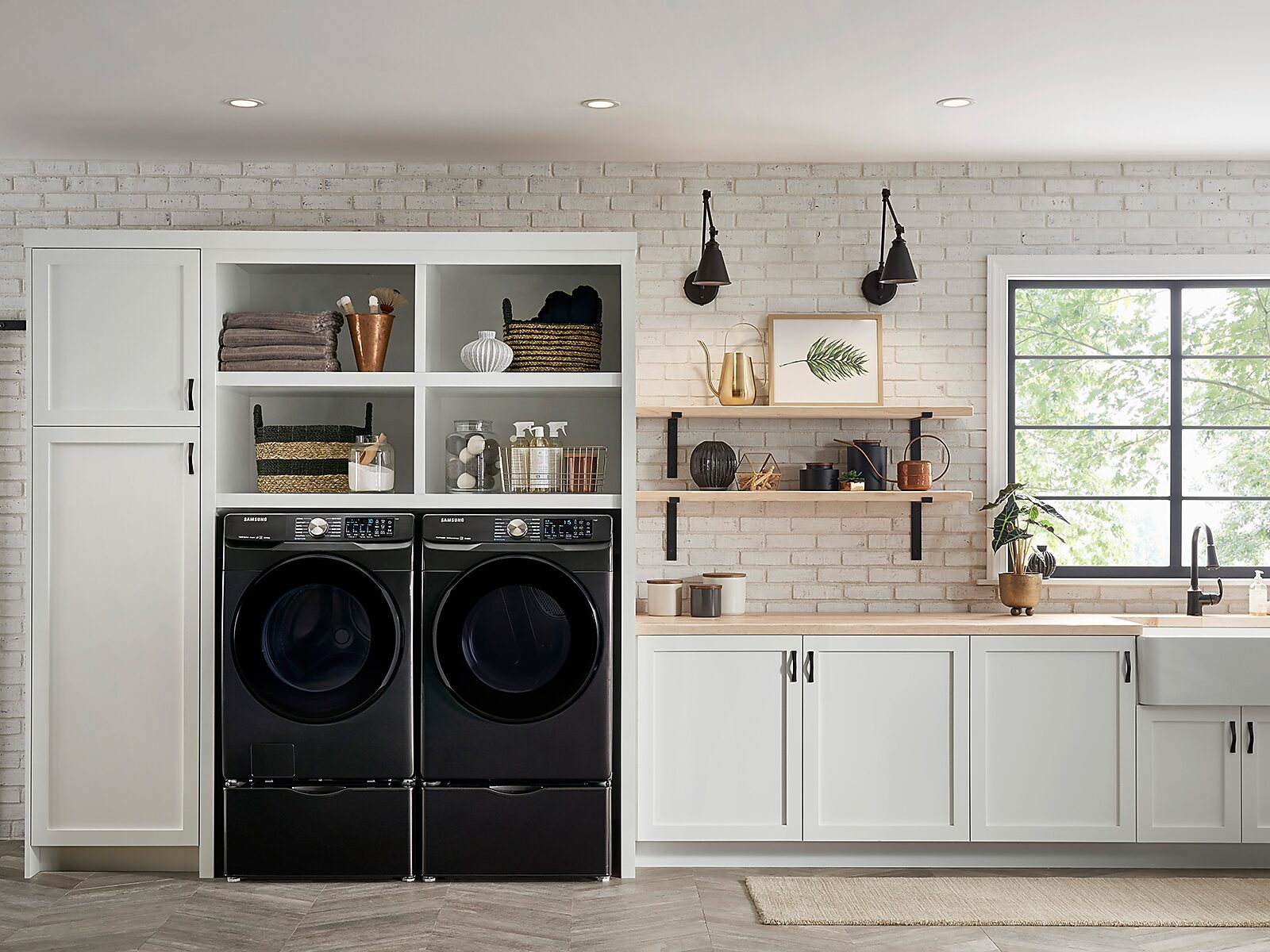 5.0 cu. ft. Smart Front Load Washer with Super Speed in Black Stainless Steel(WF50R8500AV/US)