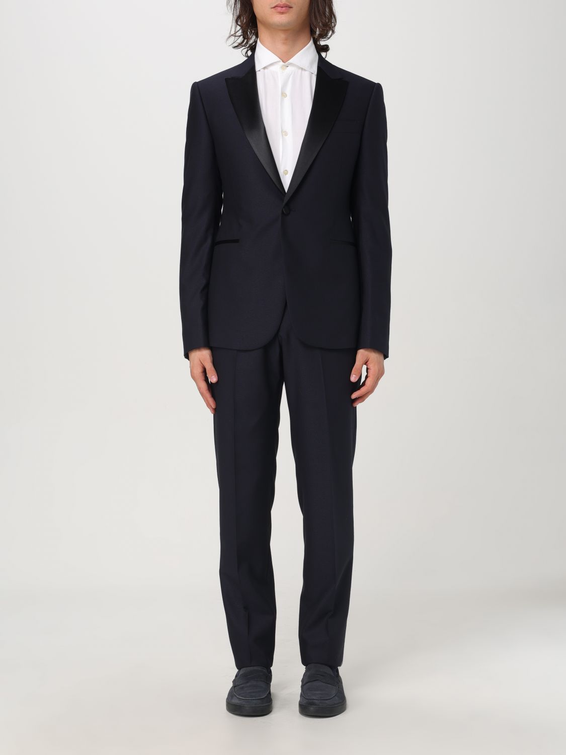 Suit Men color Blue