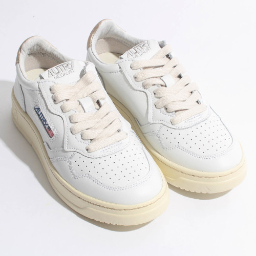 Trainers in leather