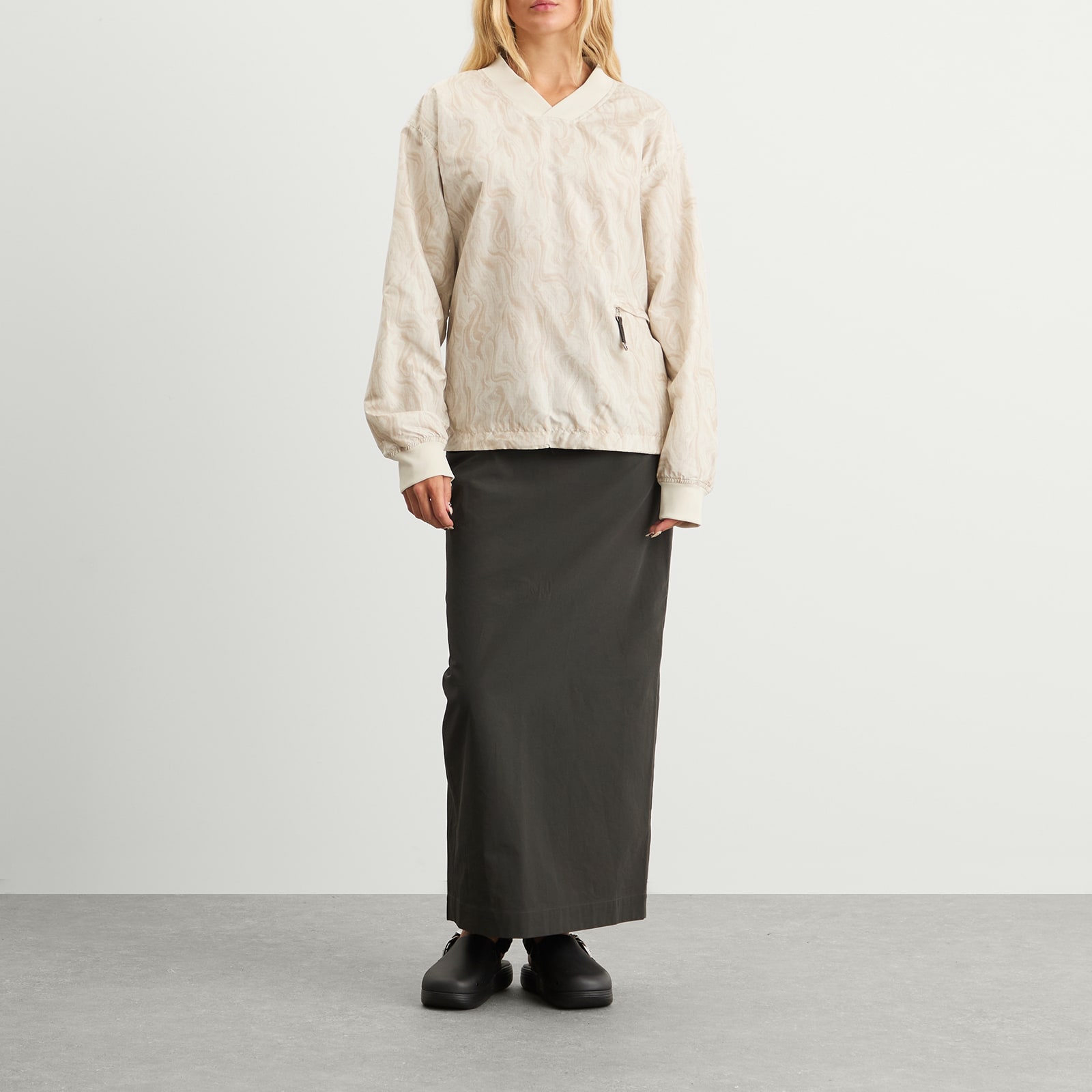 Women's V-Neck Ripstop Pullover in Off White