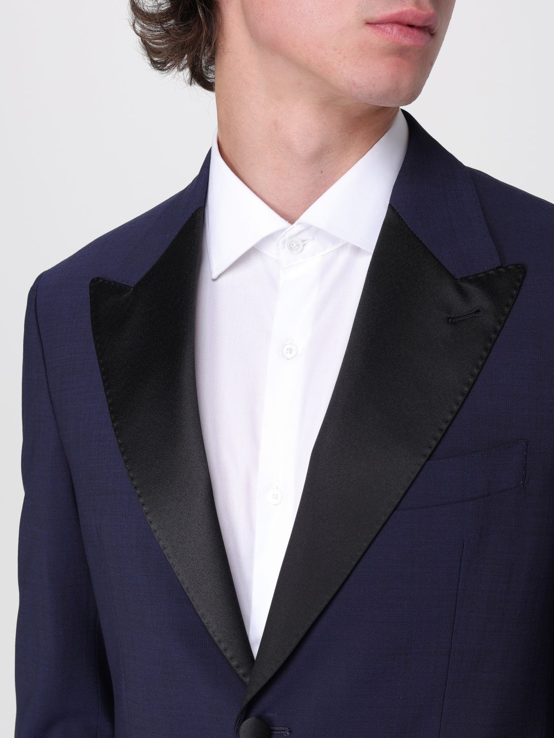 Suit Men color Blue
