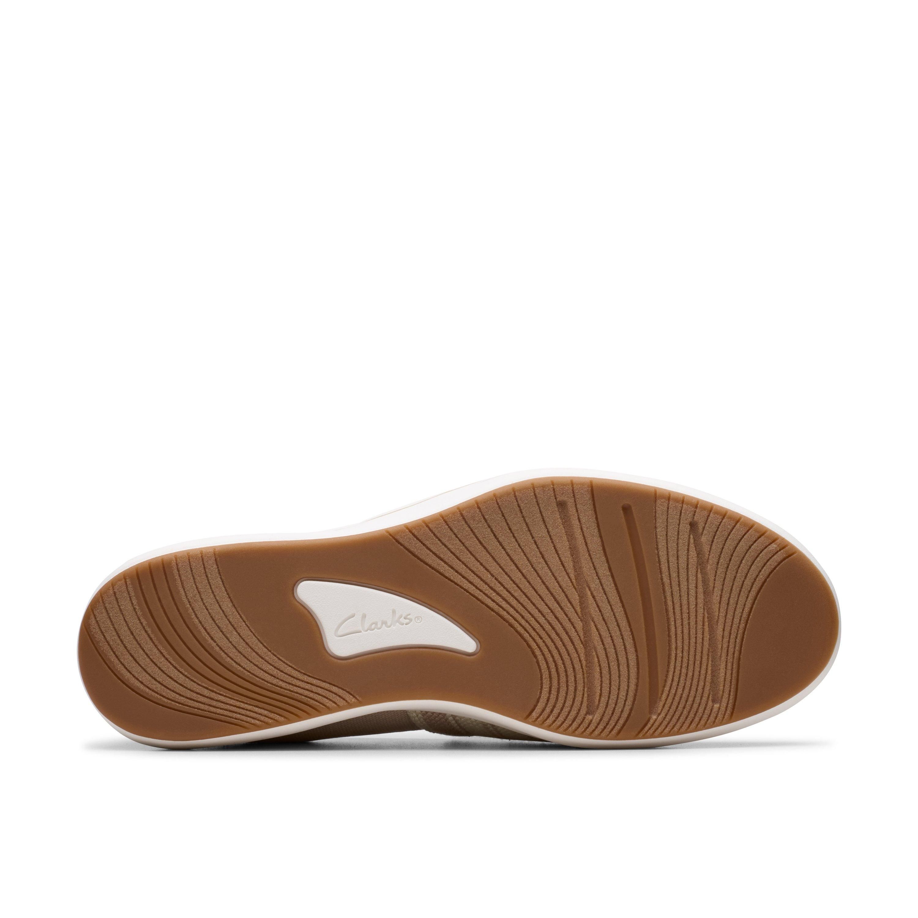 Clarks Brinkleyskymst Sand Slip Ons In Beige