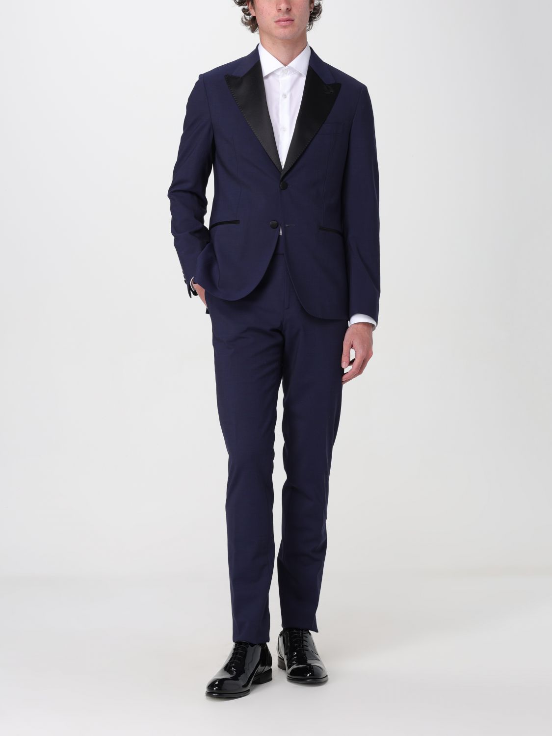 Suit Men color Blue