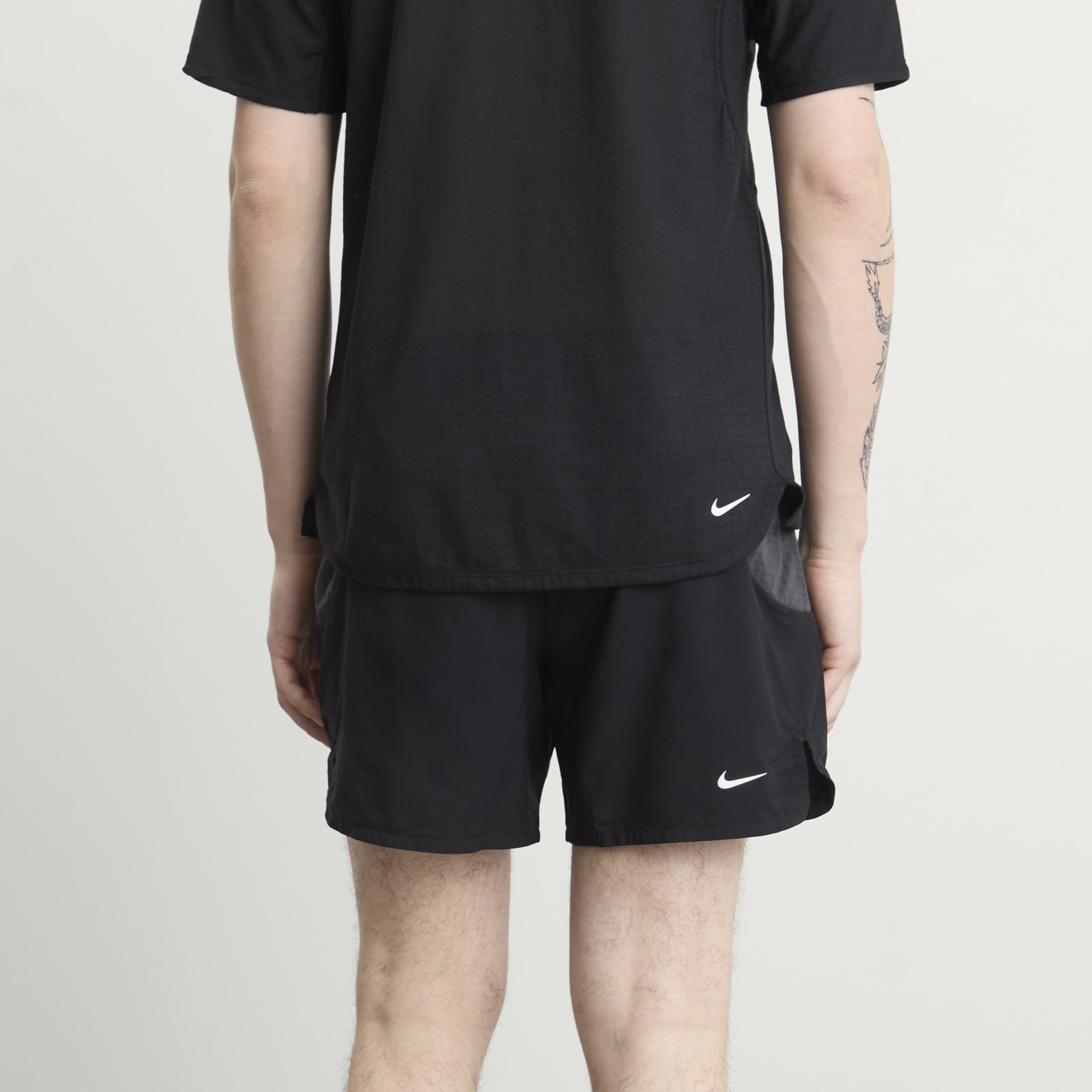 Men's ACG Solar Chase Short Sleeve T-Shirt in Black/Black/Summit White