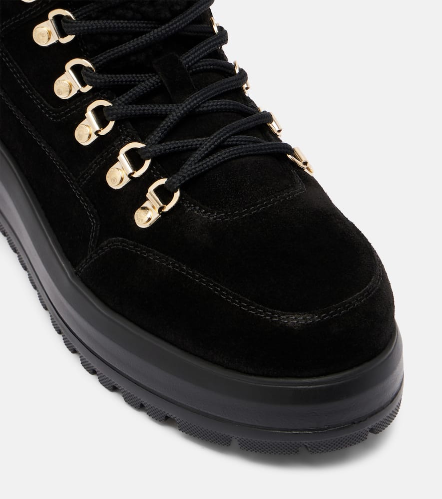 Antwerp 23B suede ankle boots