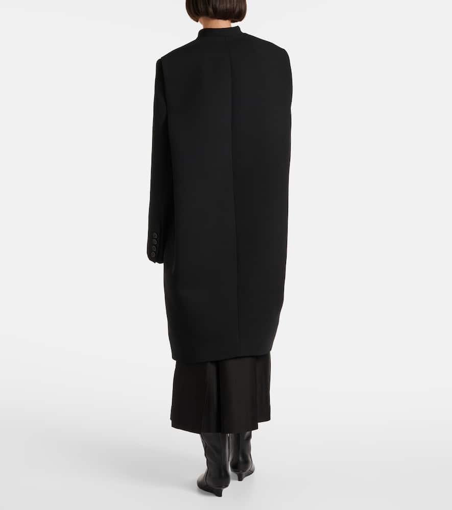 Deep pleated coat