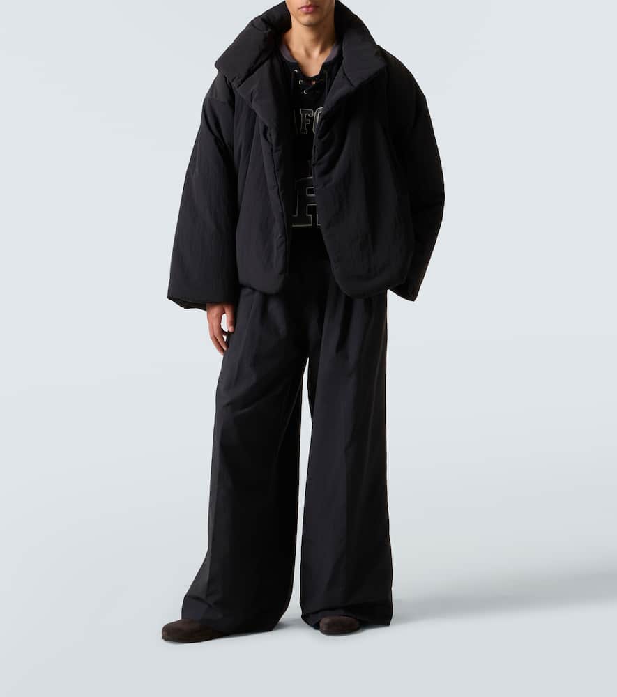 Pleated wide-leg pants