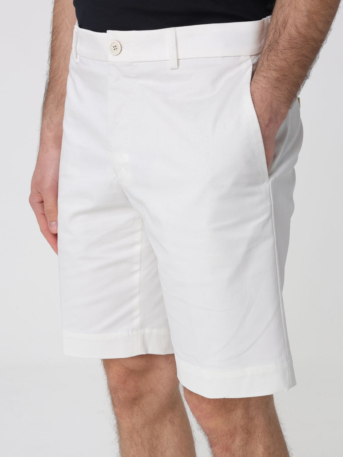 Shorts Men color White