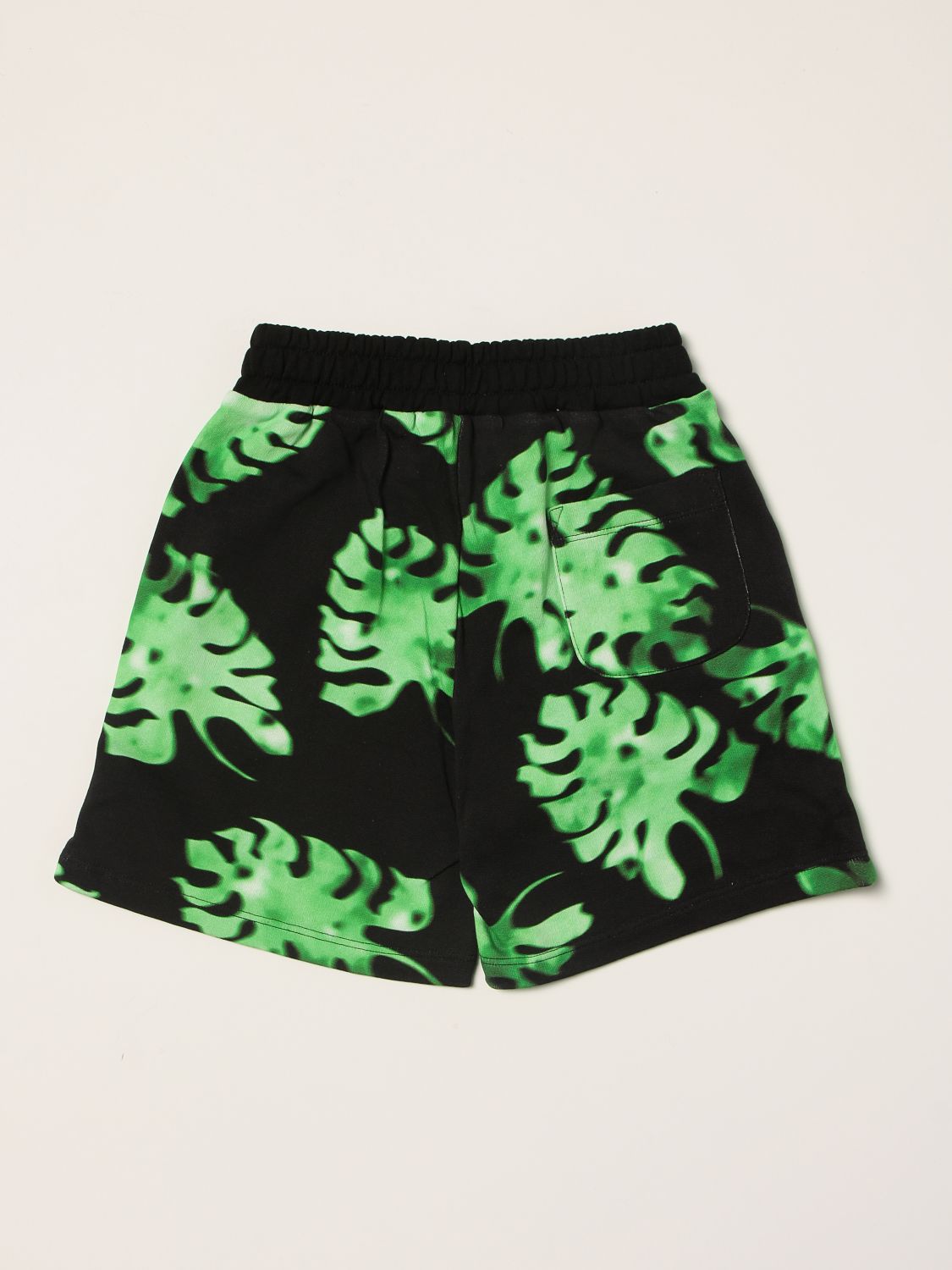Jogging shorts with leaf print