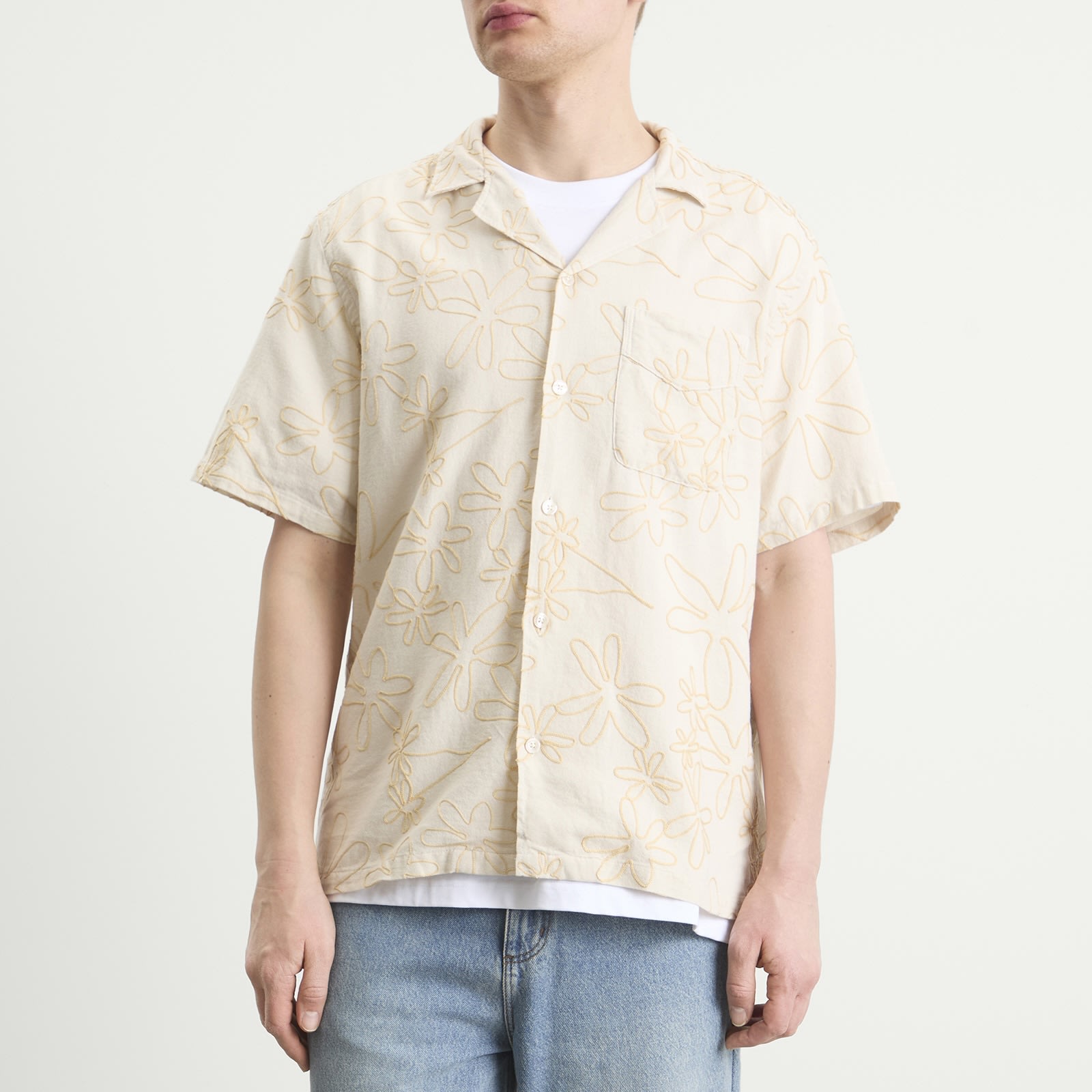 Men's Peer Embroidery Regular Fit Ss Shirt in Off White