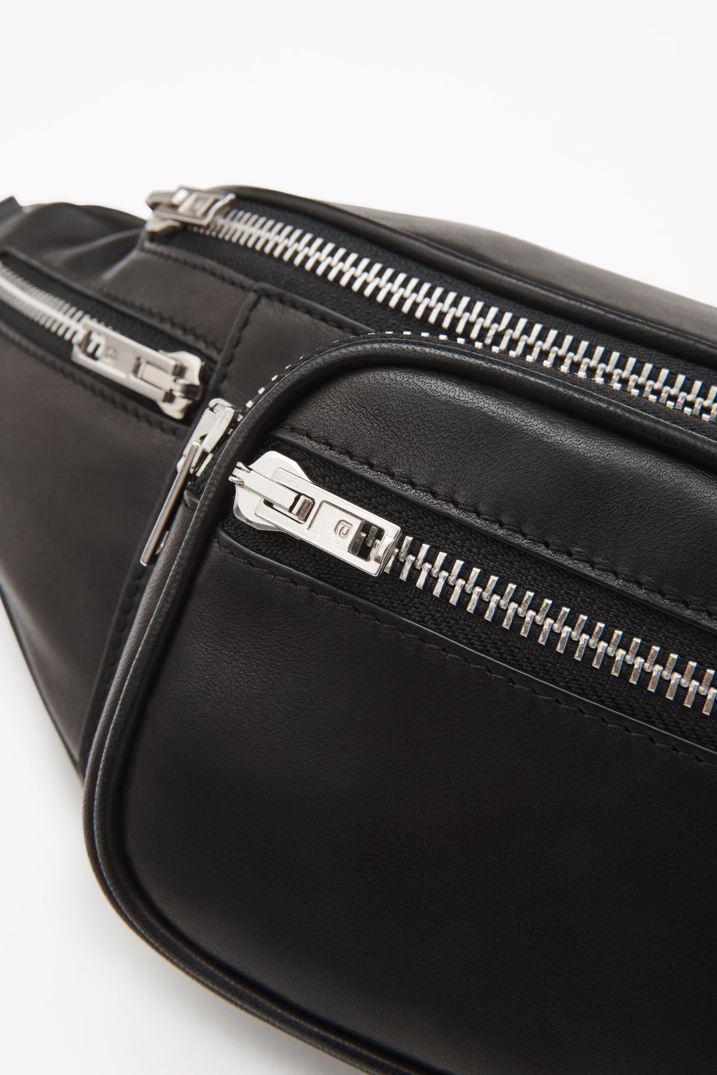 Women's Attica Fanny Pack in Leather Black