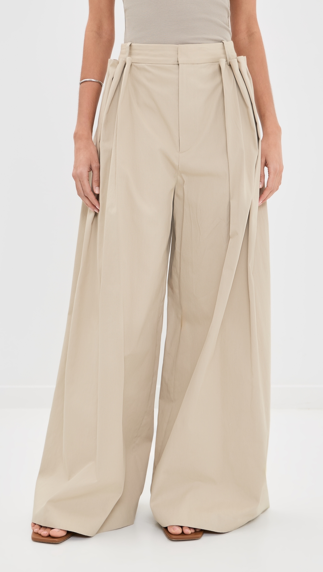 Luxe Twill Tucked Pleated Trousers Taupe