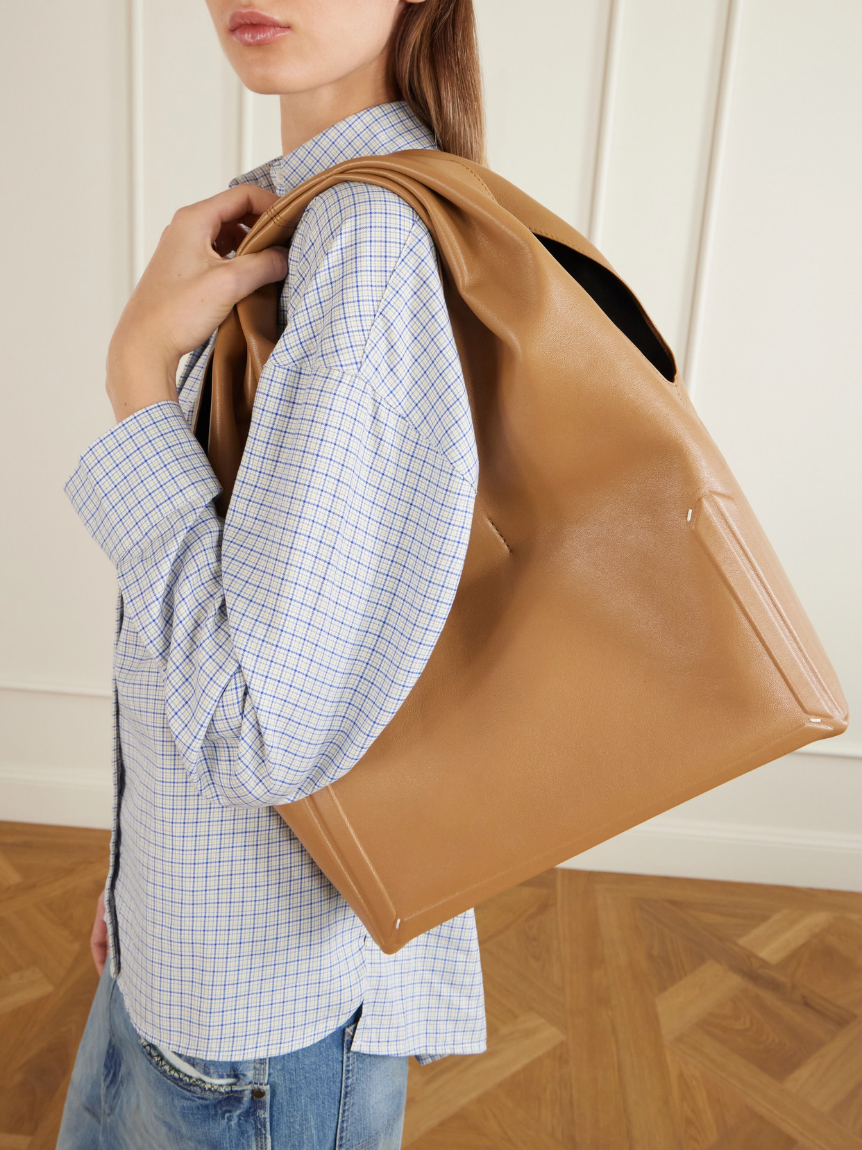 Box Medium Leather Shoulder Bag - Brown
