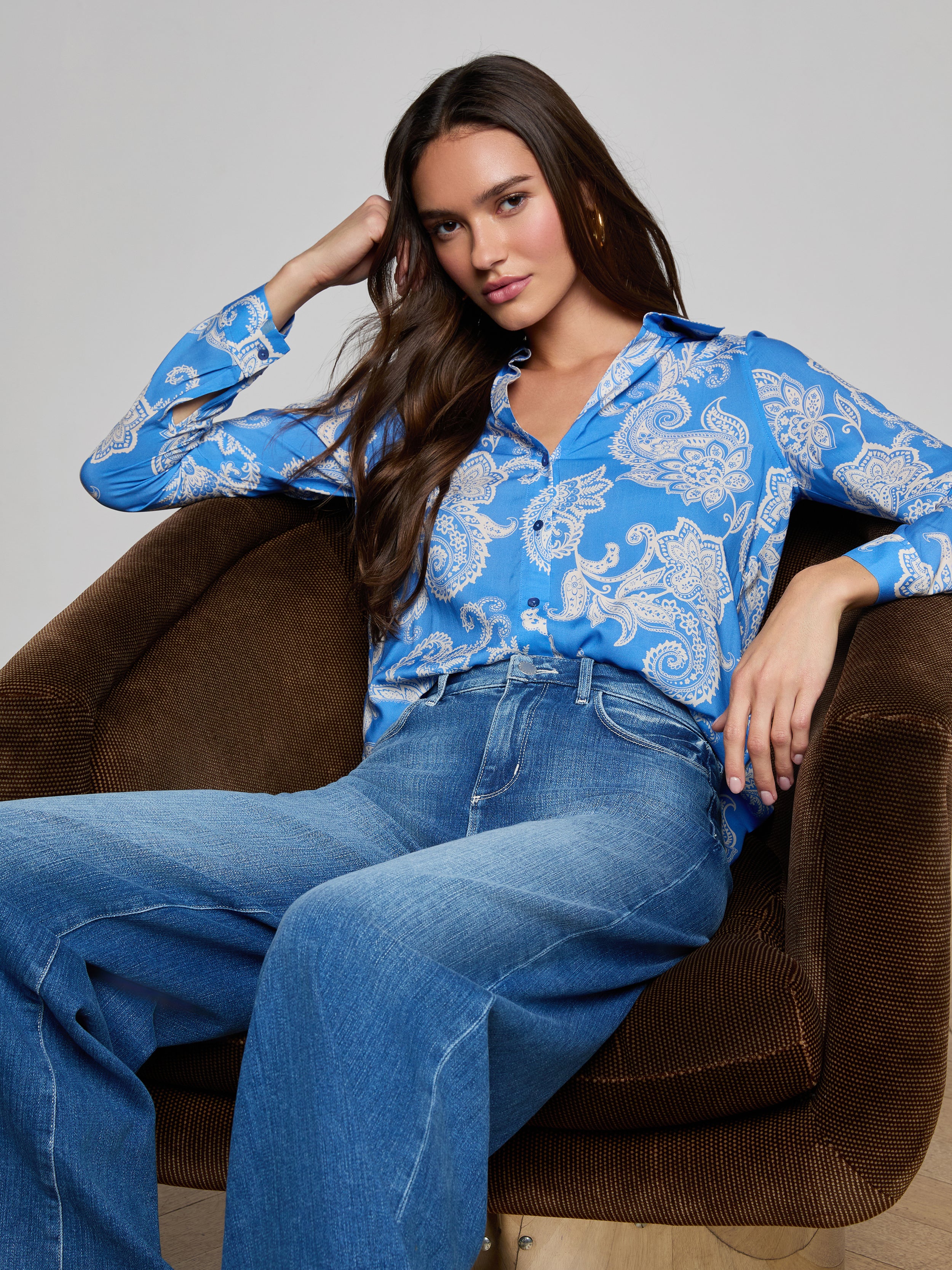 Holly Blouse Top In Regatta Blue/ivory Paisley