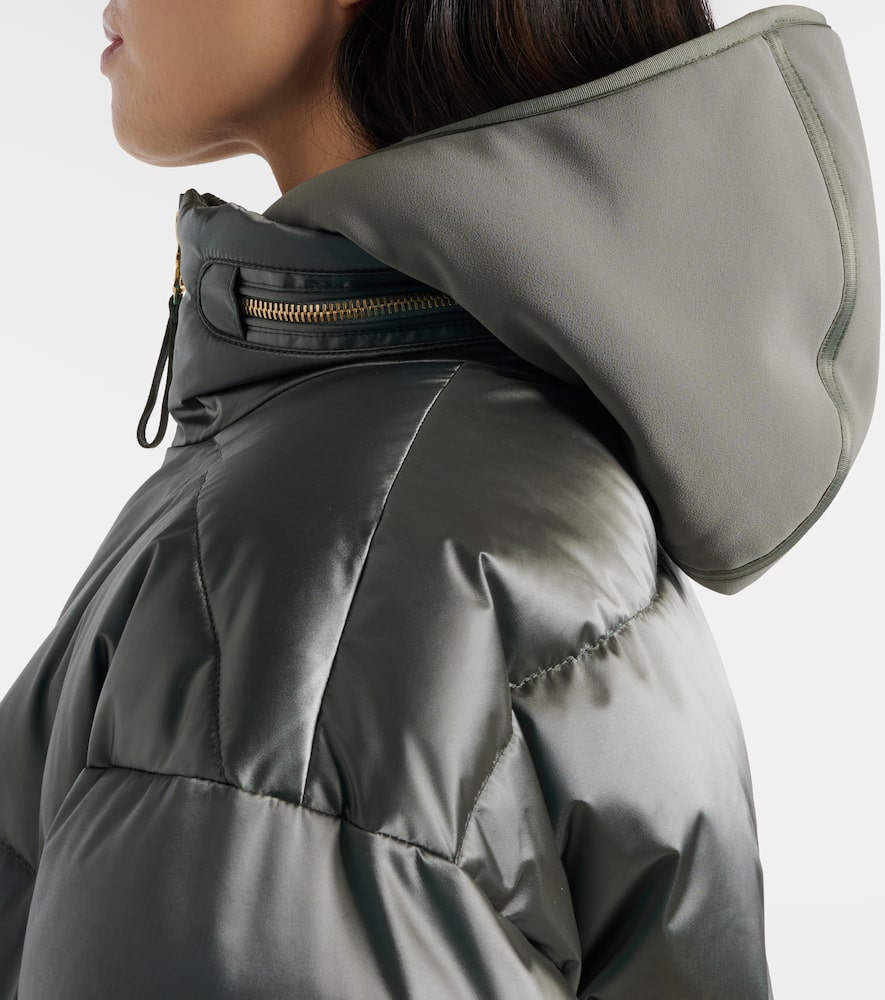 Cropped down ski jacket