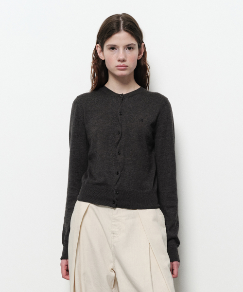 UNBALANCE BUTTON CARDIGAN
