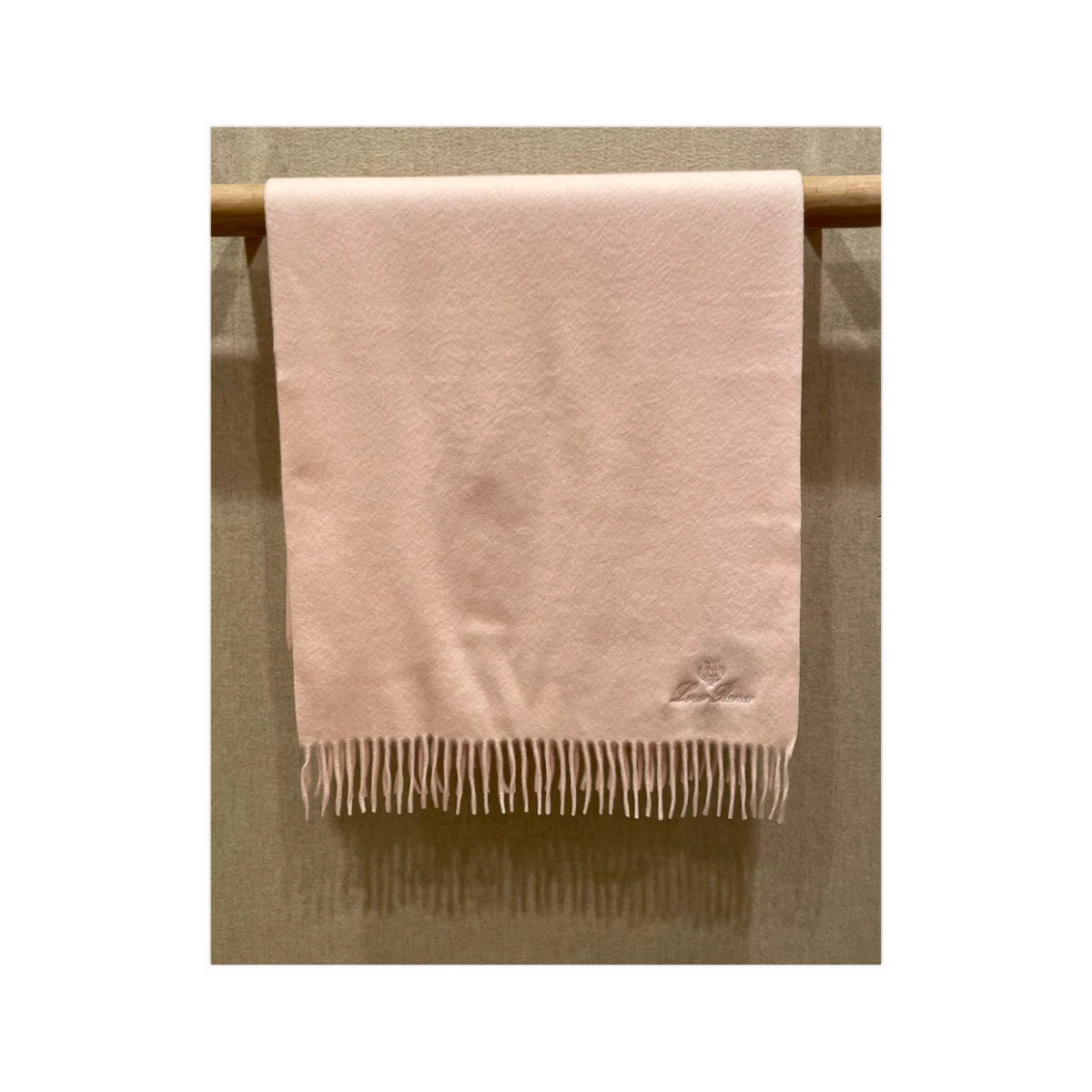 Logo logo scarf