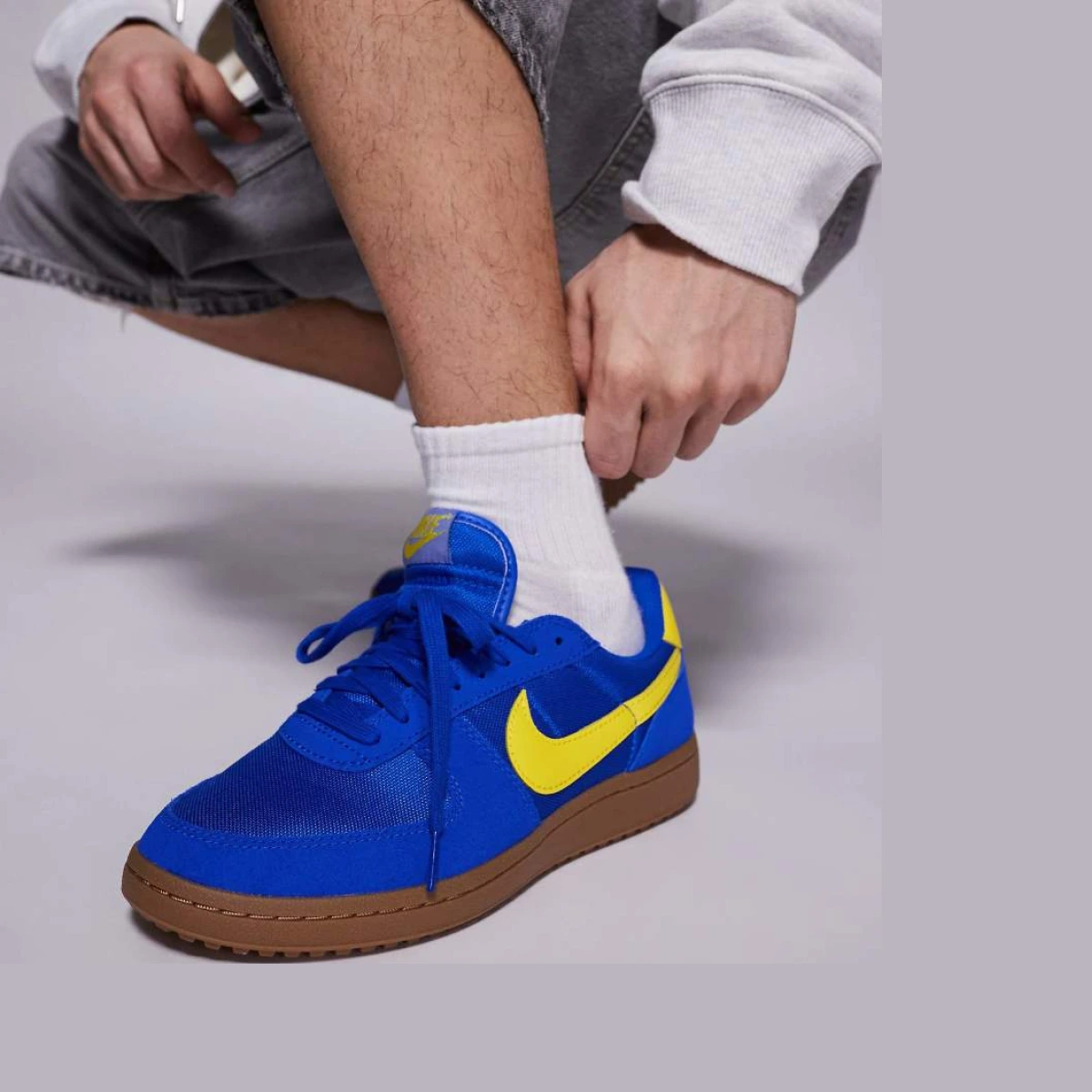 Nike Field General S & T sneakers in blue and yellow
