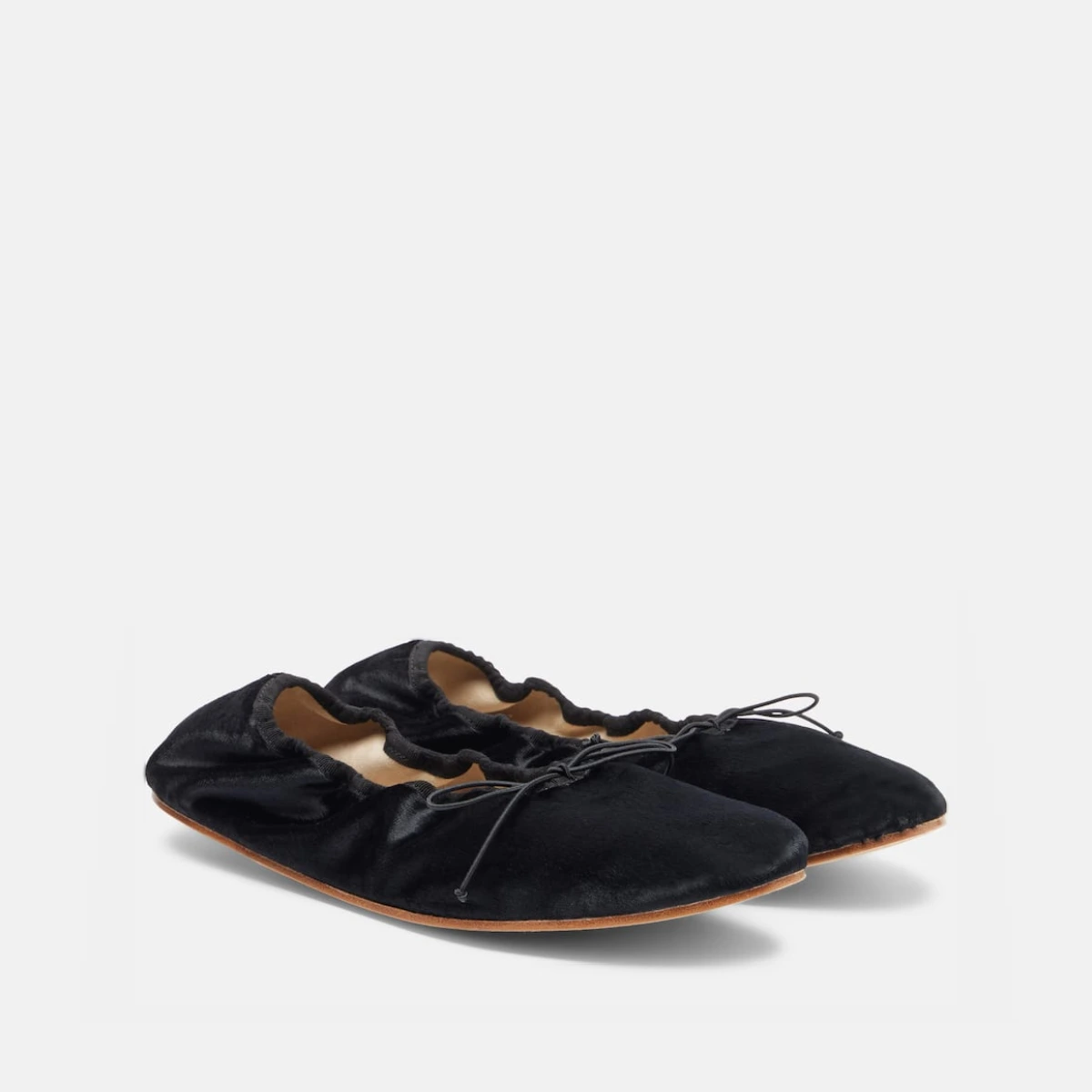 Round velvet ballet flats