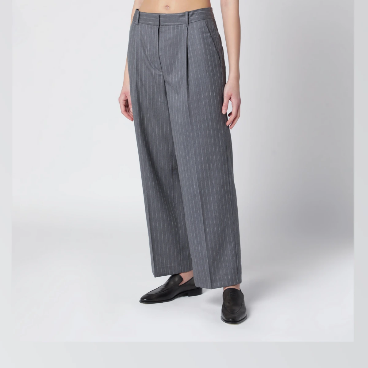 Trent cropped trousers in light grey fabric