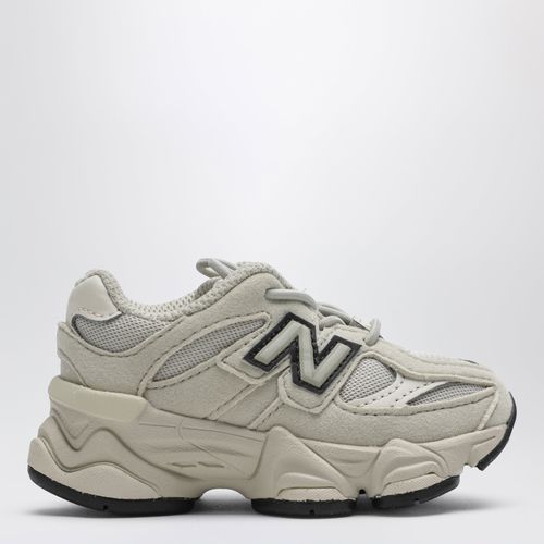 9060 Shipyard/Linen sneakers in mesh and suede