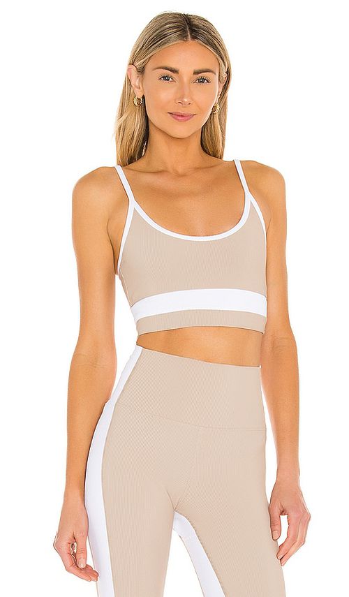 BEACH RIOT Eva Sports Bra in Taupe. -  S also in L