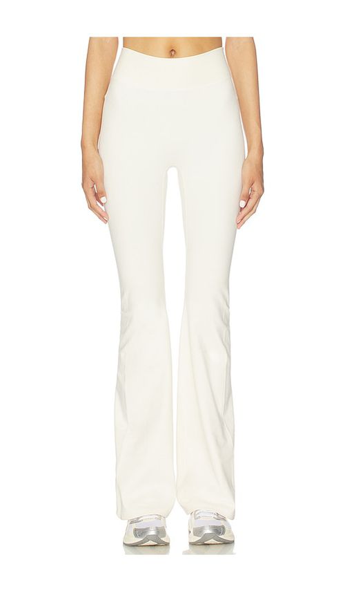 437 The Leisure Pant in Cream. - L also in M