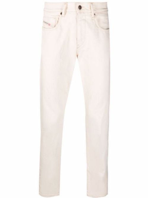 2019 slim-cut jeans