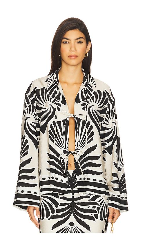 SEVEN WONDERS Clementine Sleeved Top in Beige,Black. S. Also in XS