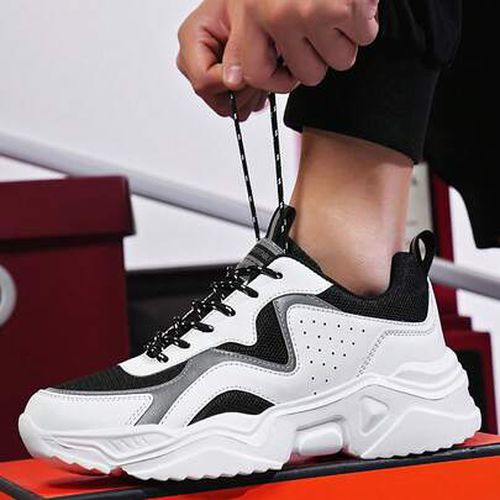 SheIn Men's Comfortable Dad Shoes | Chunky Sole Black White Sneakers | Retro Fashion Athletic Walking Shoes - Great Gift For Men
