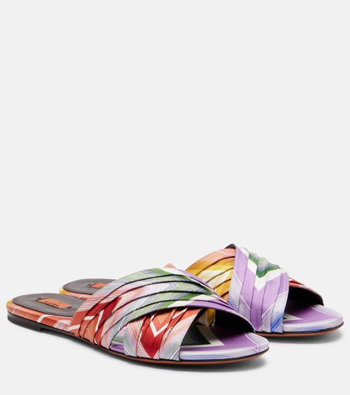 Ada Chevron twill slides