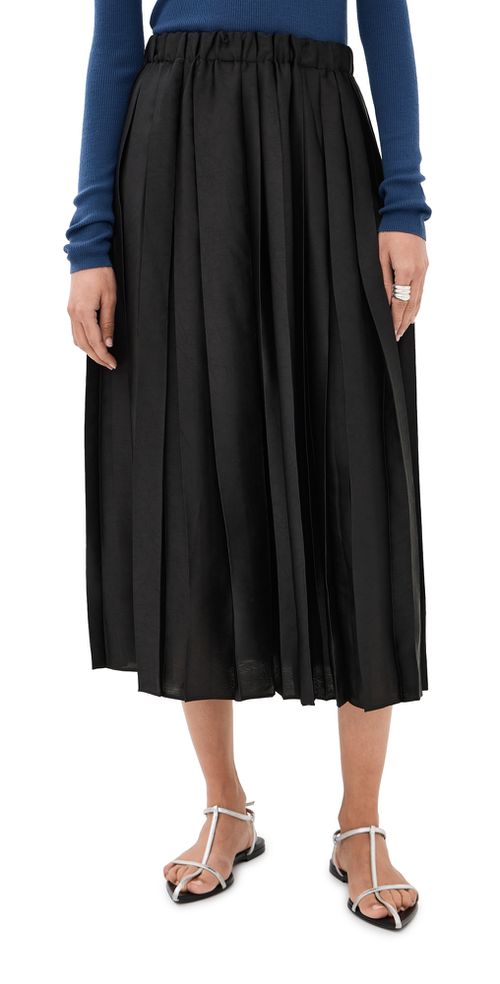 Feather Weight Pleated Pull On