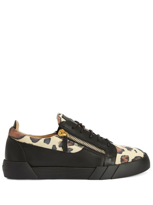 Low-top sneakers - Black