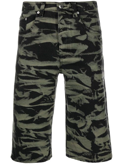 Camouflage knee-length shorts - Green
