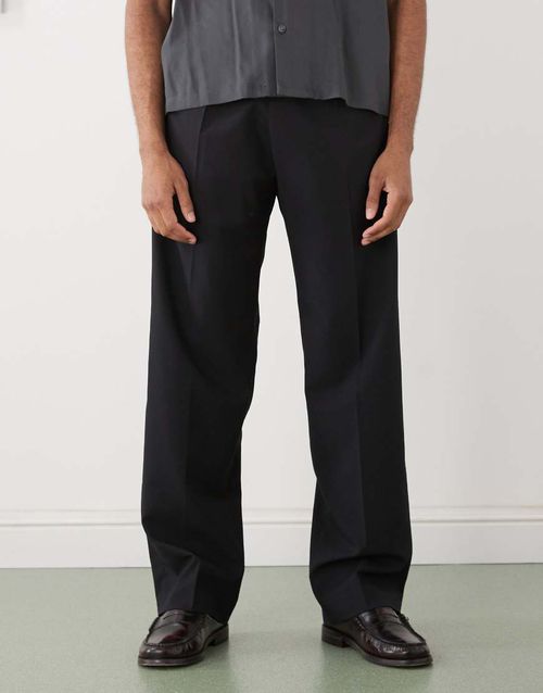 Relaxed fit tailored pants in black