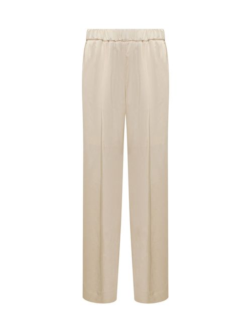 Elegant Trousers for a Chic Fall Look