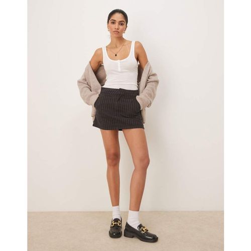 Dickies Womens service mini work skirt with stripes in black - 26 Waist