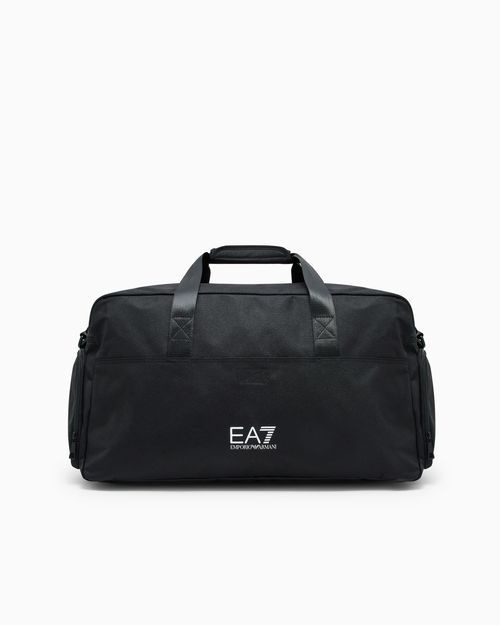 Train Core medium gym bag with oversized Logo