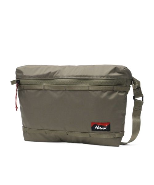Zippered shoulder bag